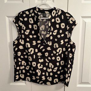 NWOT Shein Leopard Notched Neck Batwing Sleeve Blouse